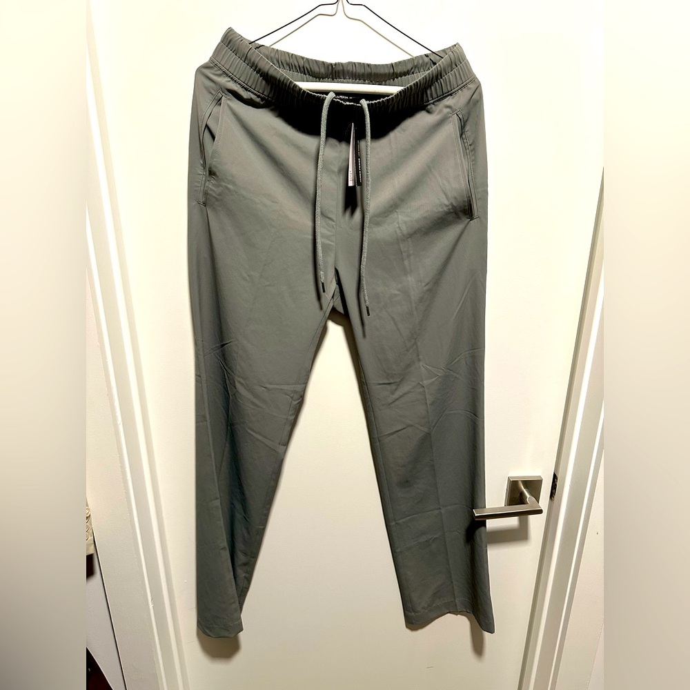 James Perse Pants, light green, size 4, straight leg, elastic waist, pockets